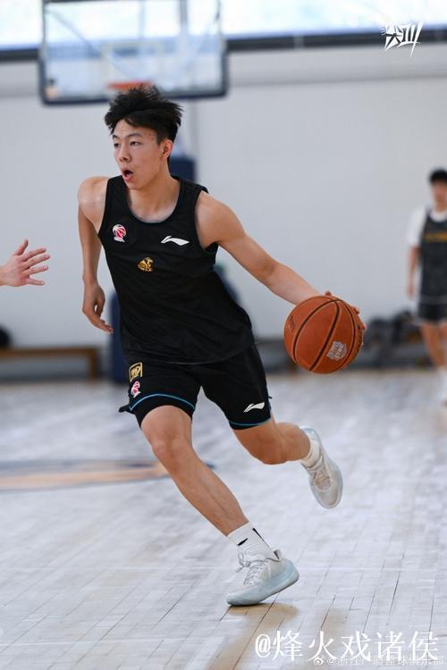 广厦男篮社媒分享青年队图集:U19决赛阶段将于12月20日进行 广厦男篮社媒分享青年队图集:U19决赛阶段将于12月20日进行