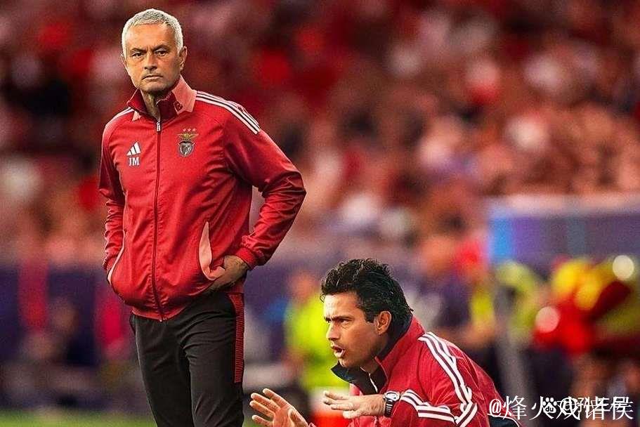 本菲卡2-0完胜那不勒斯，穆里尼奥迎关键救赎